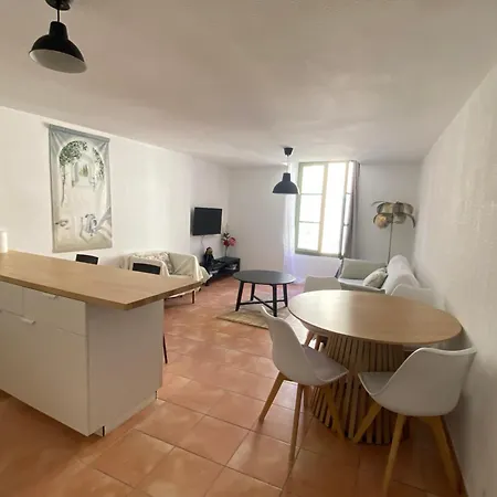 By Elodie T2 Cosy Vieux Hyeres-parcours Des Arts Apartman