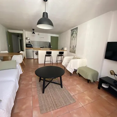 By Elodie T2 Cosy Vieux Hyeres-parcours Des Arts